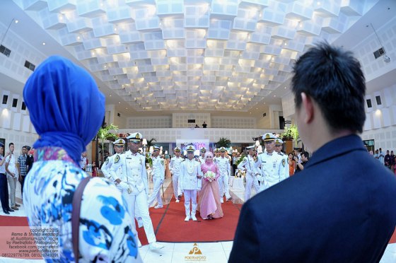 27 Foto Pernikahan Pedang Pora dg Baju Kebaya Pengantin 