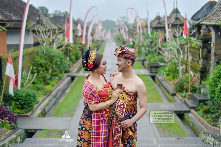 Prewedding Klasik Jawa : Gaya Foto Prewedding Indoor Keren | Prewedmoto