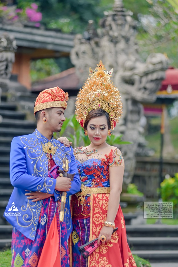 Foto Prewedding Pakaian Baju Pengantin Adat Bali Klasik Kuno Dewi+Wawan Pre Wedding Photoshoot in Bali by Poetrafoto Photography Fotografer PreWedding Jogja Photographer