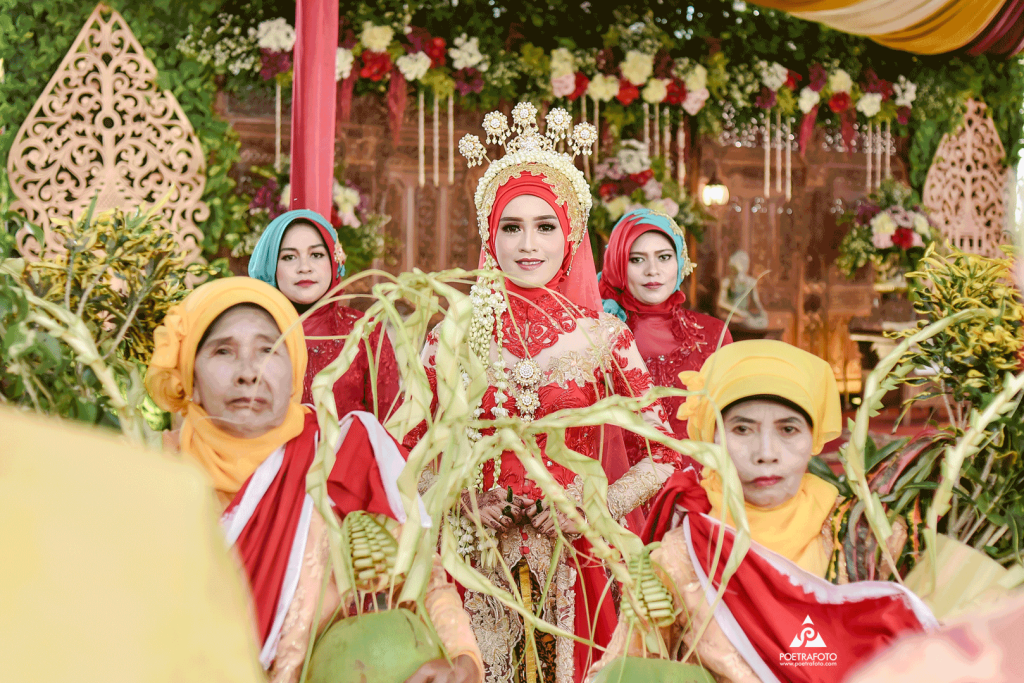 Inspirasi modis pembahasan baju pengantin tentang  Inspirasi Terbaru 55 Baju Pengantin Adat Jawa Yogyakarta