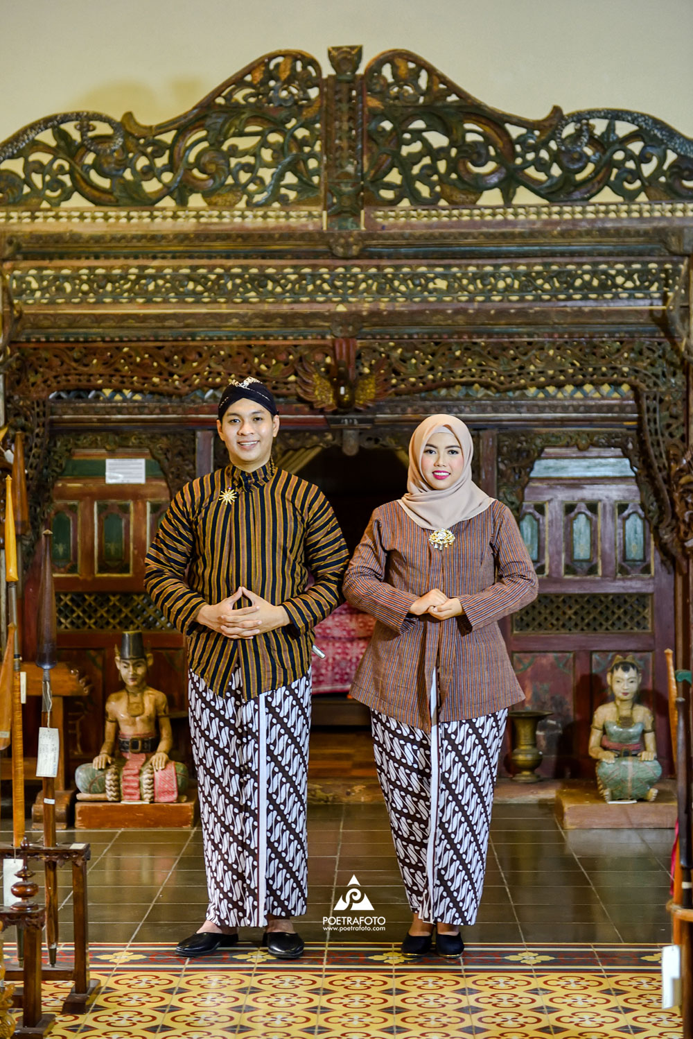 17  Foto Prewedding Jawa  Hijab Dita Iwan di  Rumah Budaya 