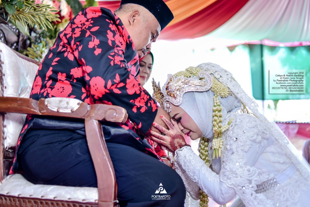 Pengantin Sunda Siger Muslimah Hijab Pernikahan Klaten Wedding Cahya+Hakim
