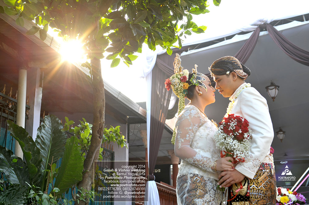 Fotografer Wedding Jogja Yogyakarta Wedding Photographer Pengantin Adat Jawa Perkawinan. Foto Wedding Jogja Pernikahan Galuh+Vishnu by Fotografer Wedding Jogja