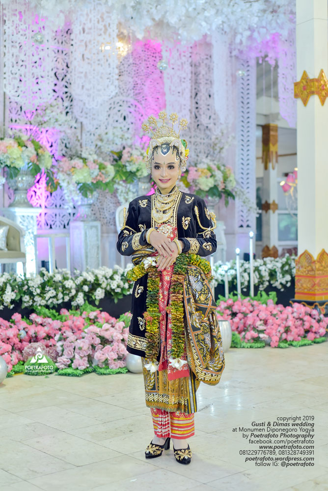 Jogja Wedding Kebaya Pengantin Adat Jawa Paes Ageng Kanigaran Muslim Hijab Pernikahan Ngunduh Mantu Gusti+Dimas